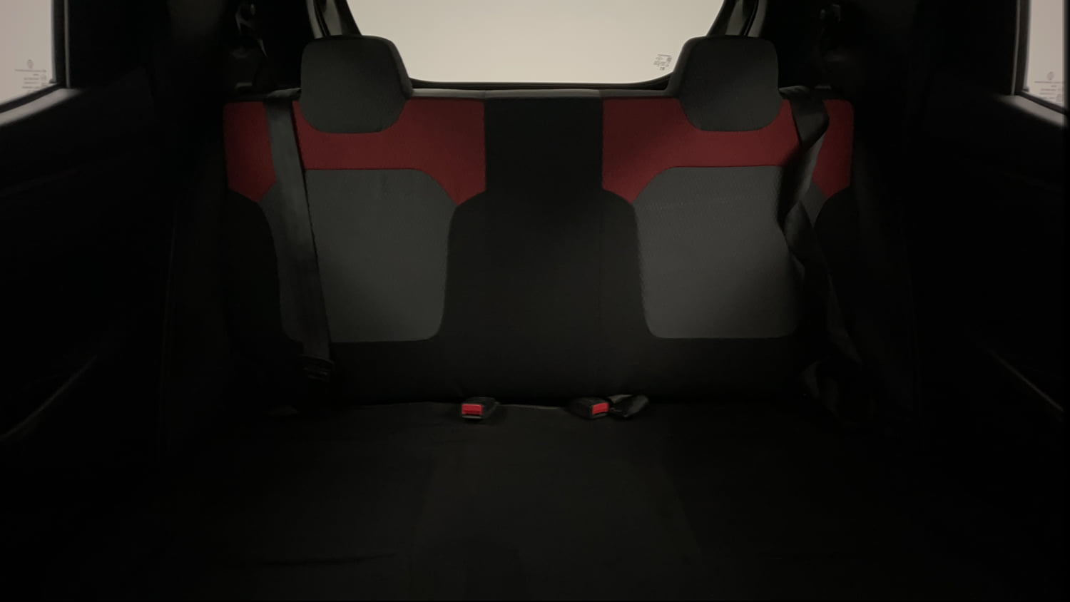 Used 2018 Renault Kwid 1.0 RXT Petrol Manual interior REAR SEAT CONDITION VIEW