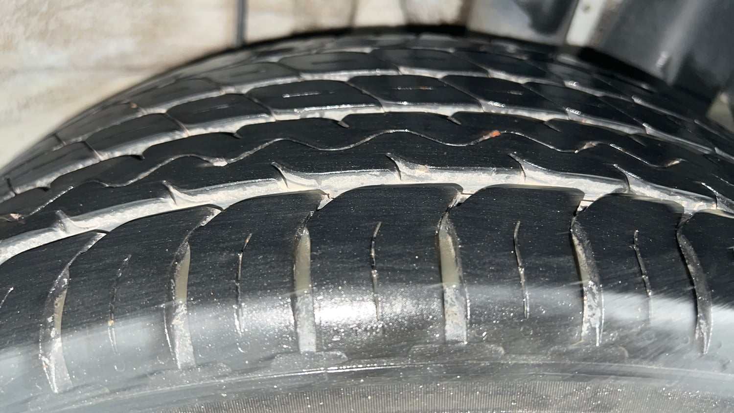 Used 2016 Hyundai Elite i20 Asta 1.2 Petrol Manual tyres LEFT REAR TYRE TREAD VIEW
