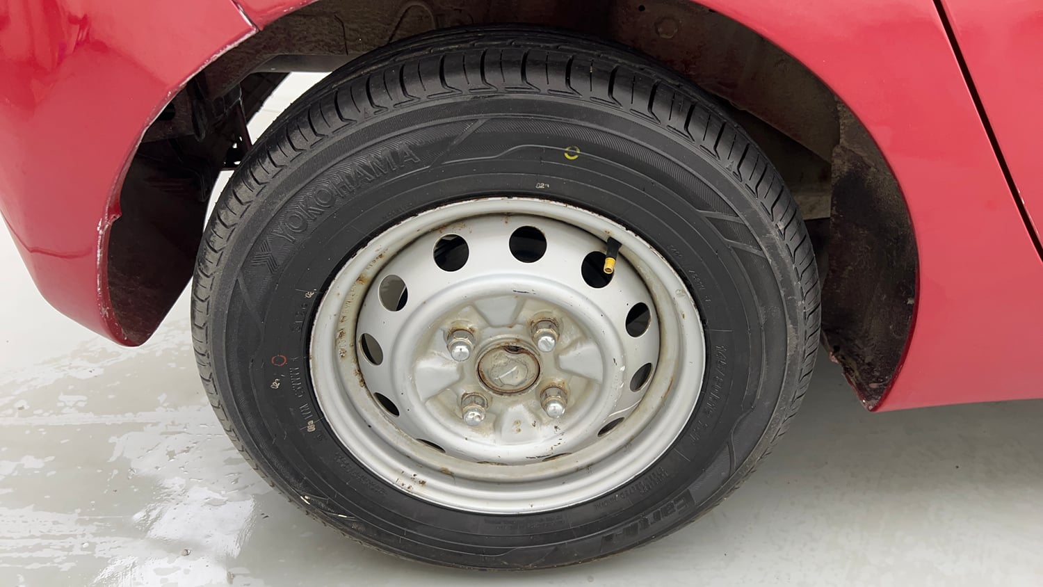 Used 2016 Hyundai Eon D-Lite + Petrol Manual tyres RIGHT REAR TYRE RIM VIEW