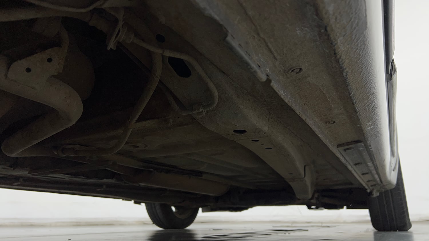 Used 2018 Maruti Suzuki Dzire VXi AMT Petrol Automatic extra REAR RIGHT UNDERBODY VIEW