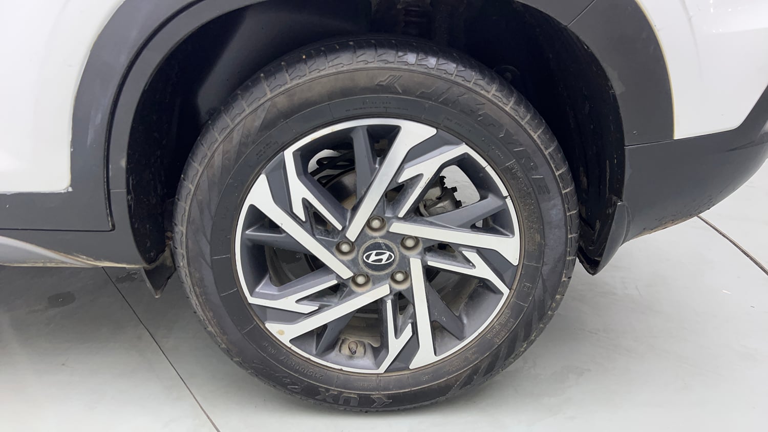 Used 2024 Hyundai Creta 1.5 MPi Petrol MT SX Tech Petrol Manual tyres LEFT REAR TYRE RIM VIEW