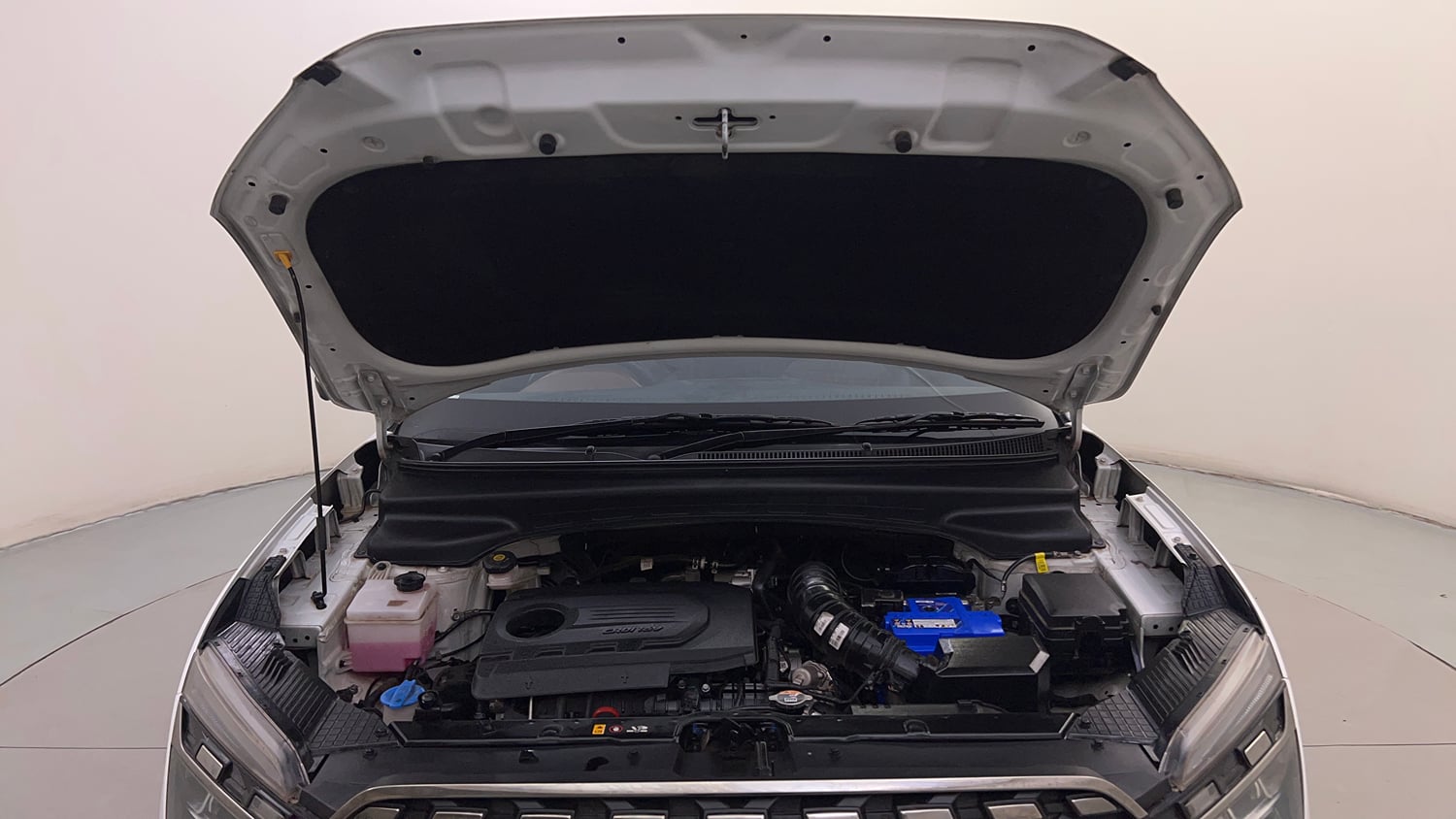 Used 2022 Hyundai Alcazar Signature (O) 6 STR 1.5 Diesel AT Diesel Automatic engine ENGINE & BONNET OPEN FRONT VIEW