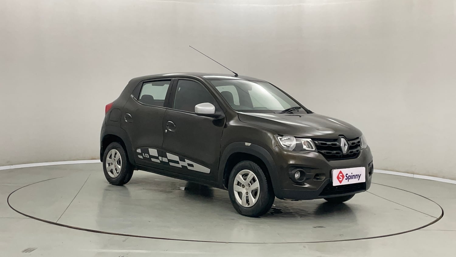Used 2018 Renault Kwid 1.0 RXT Petrol Manual exterior RIGHT FRONT CORNER VIEW