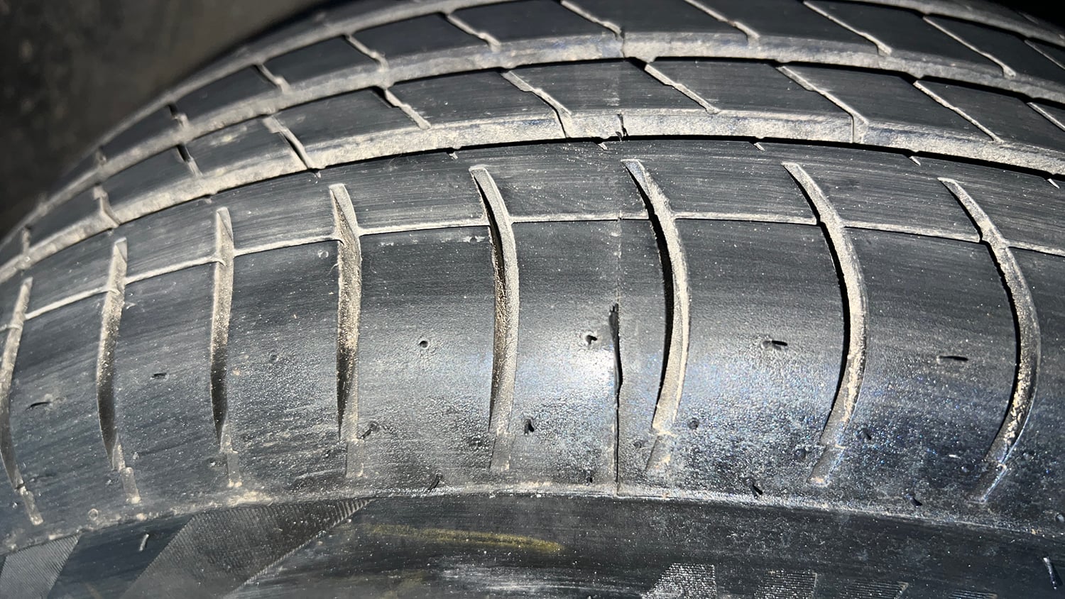 Used 2019 Maruti Suzuki Swift ZXi Plus Petrol Manual tyres RIGHT FRONT TYRE TREAD VIEW