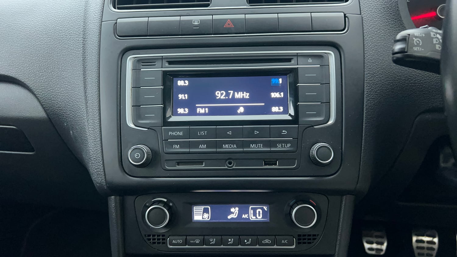 Used 2017 Volkswagen Vento Allstar 1.6 (P) Petrol Manual interior MUSIC SYSTEM & AC CONTROL VIEW