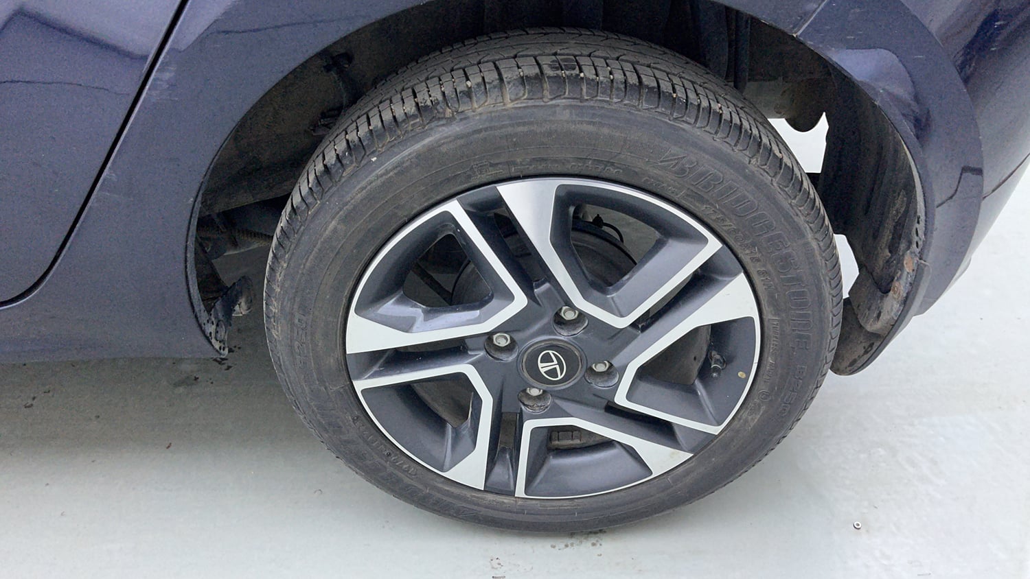 Used 2021 Tata Tiago XZ Plus Petrol Manual tyres LEFT REAR TYRE RIM VIEW