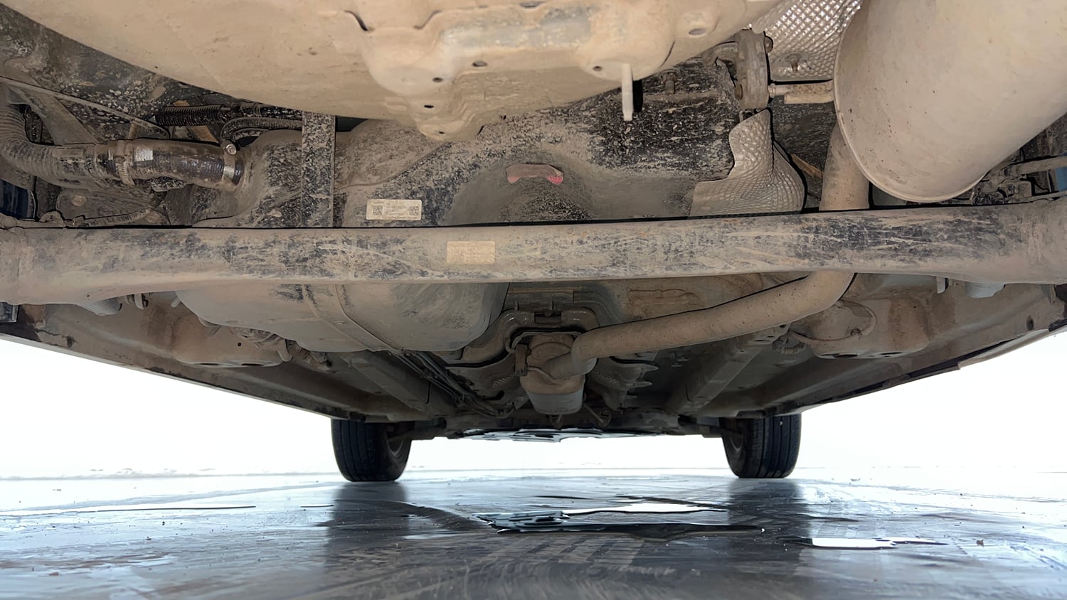 Used 2024 Mahindra XUV 3XO AX5L 1.2 Petrol Petrol Manual extra REAR UNDERBODY VIEW (TAKEN FROM REAR)