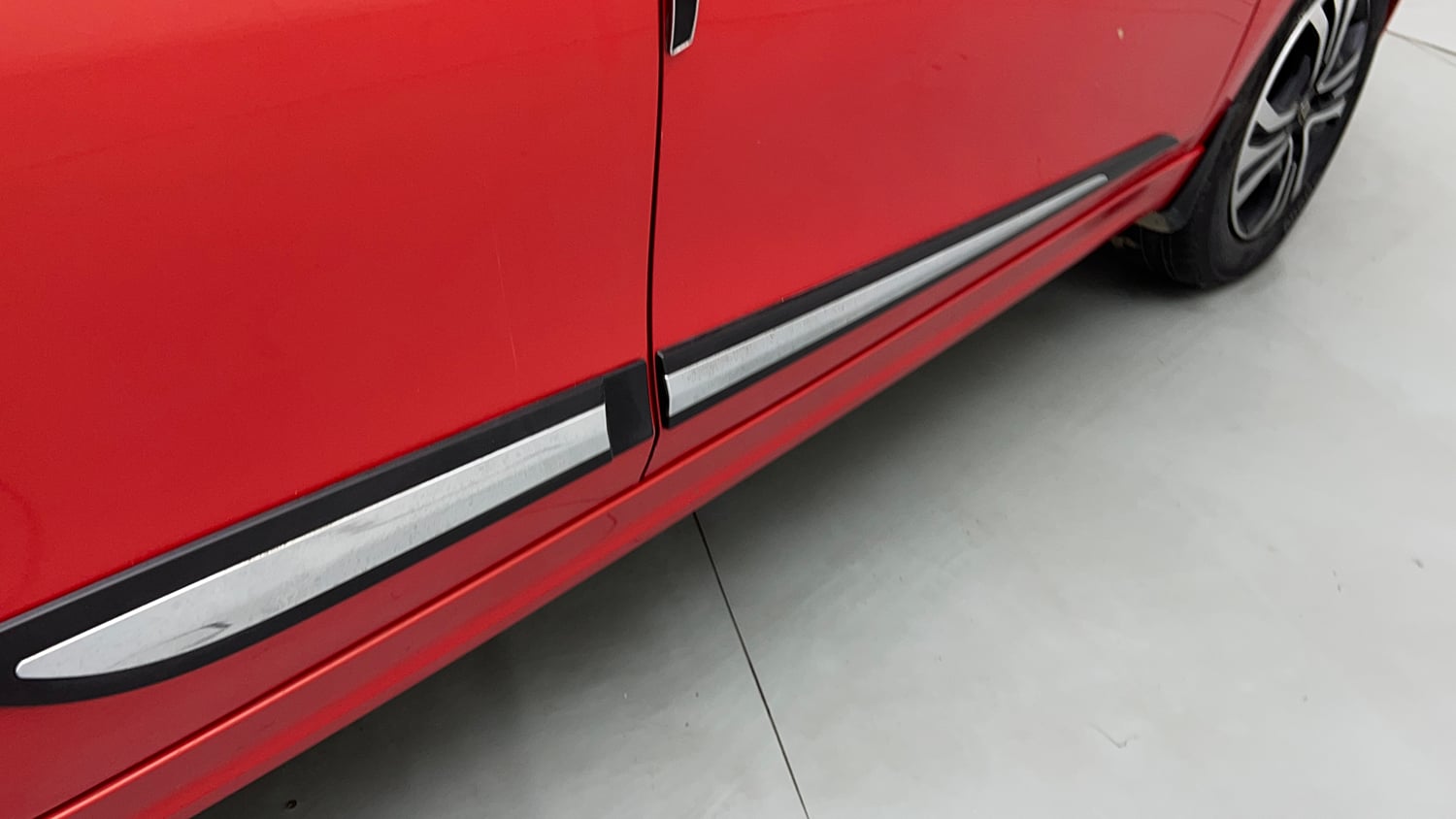 Used 2022 Tata Tiago XT Petrol Manual dents MINOR SCRATCH