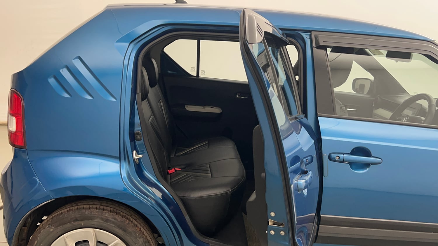 Used 2017 Maruti Suzuki Ignis Delta 1.2 MT Petrol Manual interior RIGHT SIDE REAR DOOR CABIN VIEW
