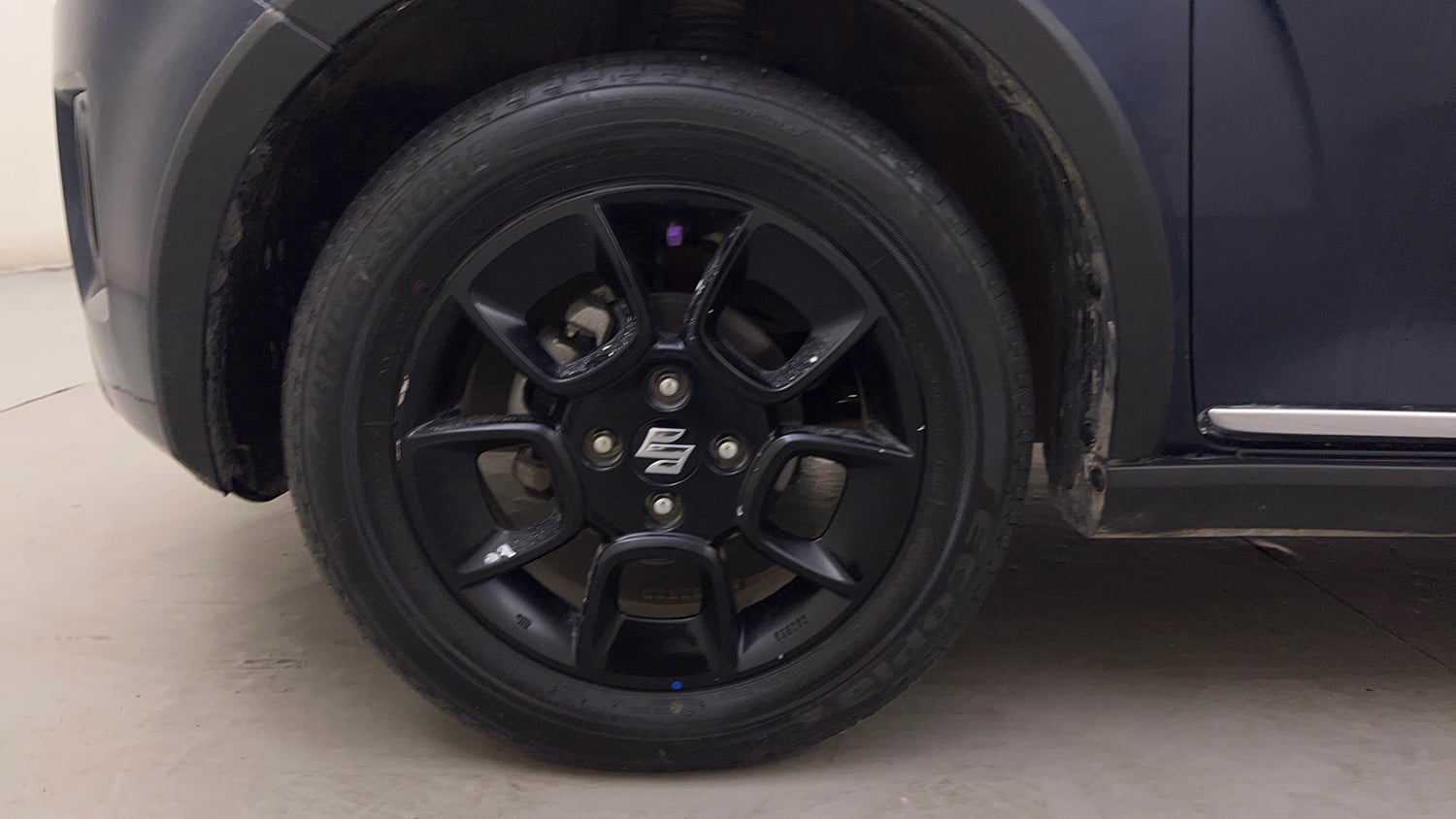 Used 2024 Maruti Suzuki Ignis Zeta 1.2 AMT Petrol Automatic tyres LEFT FRONT TYRE RIM VIEW
