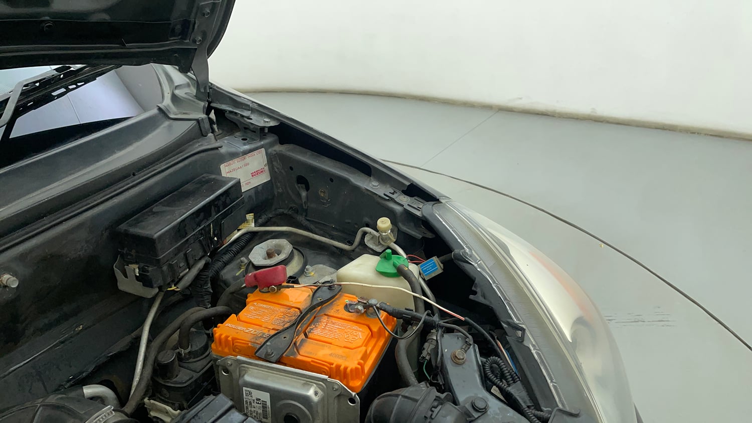 Used 2022 Maruti Suzuki Alto 800 VXi Petrol Manual engine ENGINE LEFT SIDE HINGE & APRON VIEW