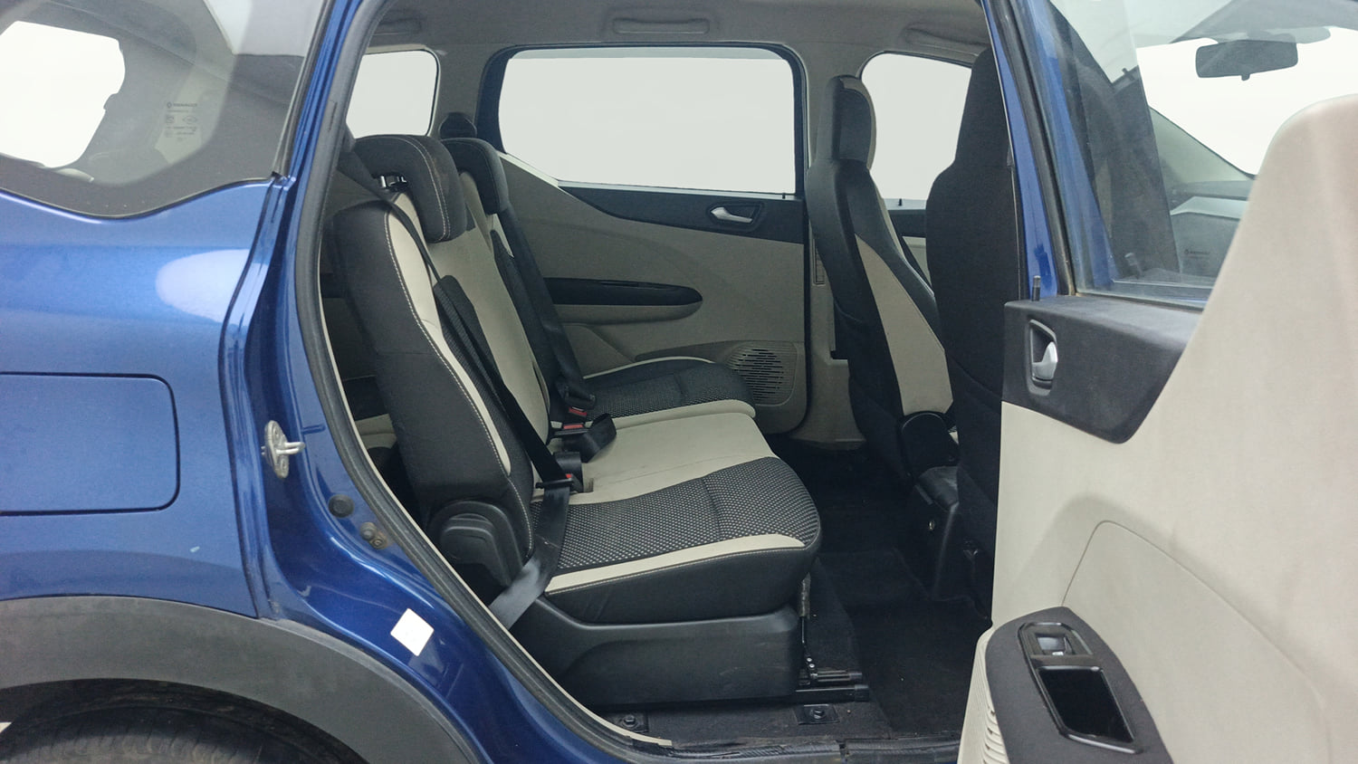 Used 2020 Renault Triber RXZ Petrol Manual interior RIGHT SIDE REAR DOOR CABIN VIEW