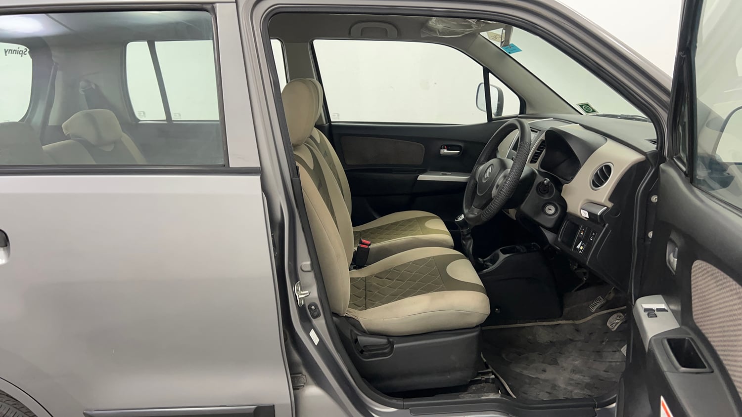 Used 2013 Maruti Suzuki Wagon R LXI CNG Cng Manual interior RIGHT SIDE FRONT DOOR CABIN VIEW