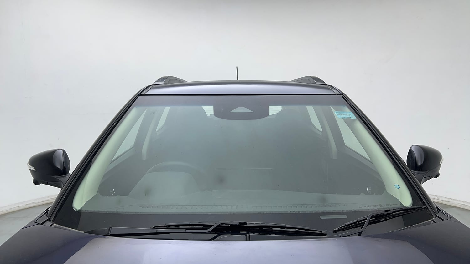 Used 2024 Mahindra XUV 3XO AX5L 1.2 Petrol Petrol Manual exterior FRONT WINDSHIELD VIEW