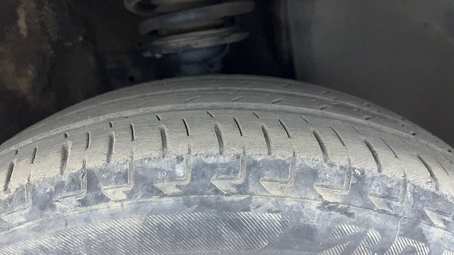 Used 2022 Maruti Suzuki Ignis Delta 1.2 AMT Petrol Automatic tyres RIGHT FRONT TYRE TREAD VIEW