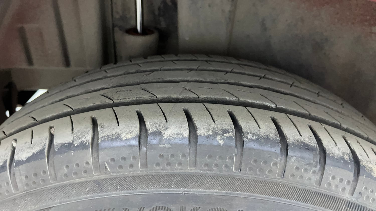 Used 2014 Maruti Suzuki Swift ZXi Petrol Manual tyres RIGHT REAR TYRE TREAD VIEW