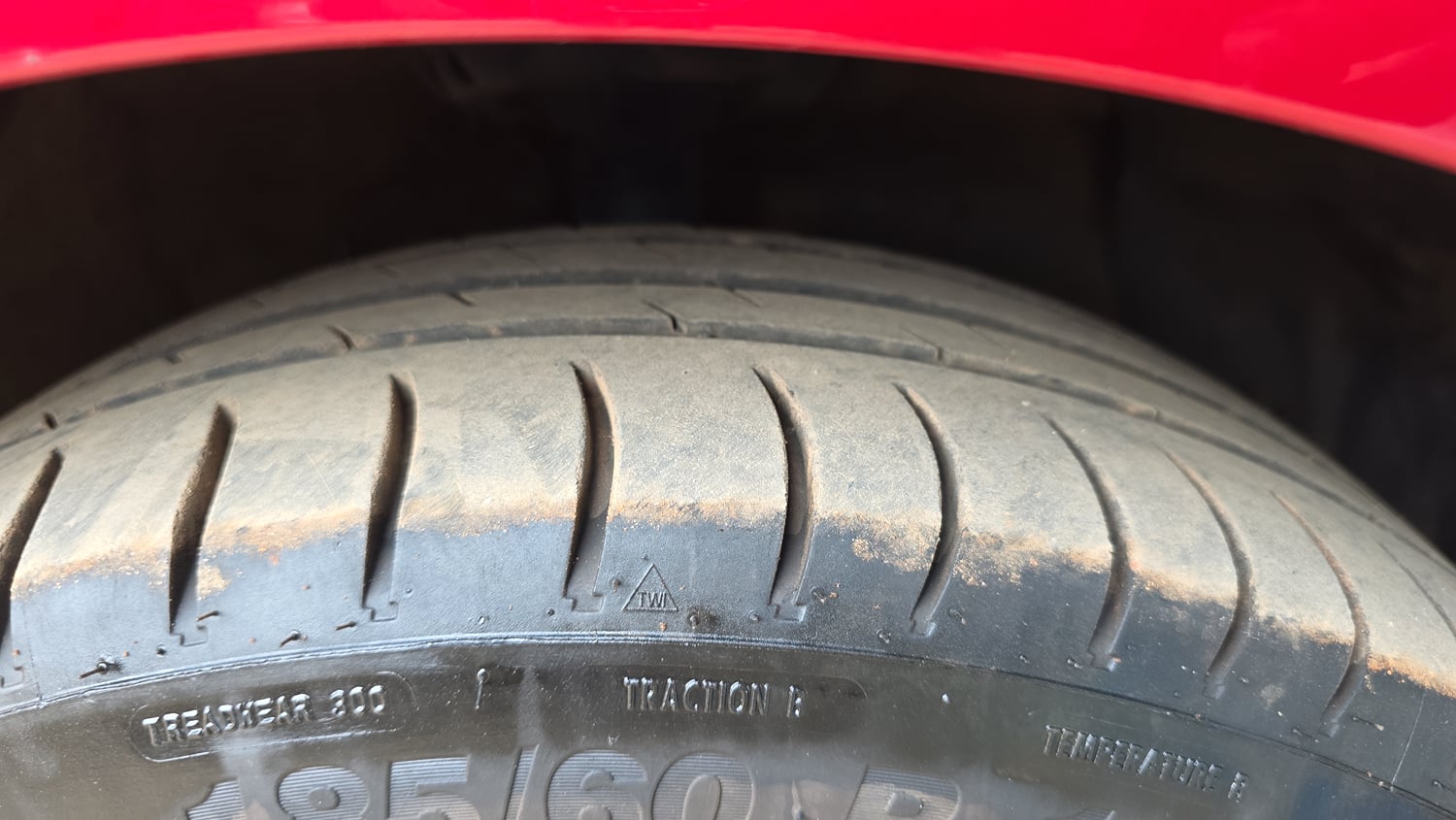 Used 2020 Hyundai Grand i10 Nios Asta 1.2 Kappa VTVT Petrol Manual tyres RIGHT FRONT TYRE TREAD VIEW