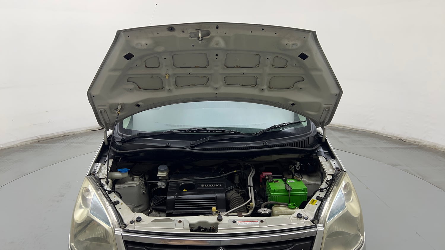 Used 2013 Maruti Suzuki Wagon R LXI Petrol Manual engine ENGINE & BONNET OPEN FRONT VIEW