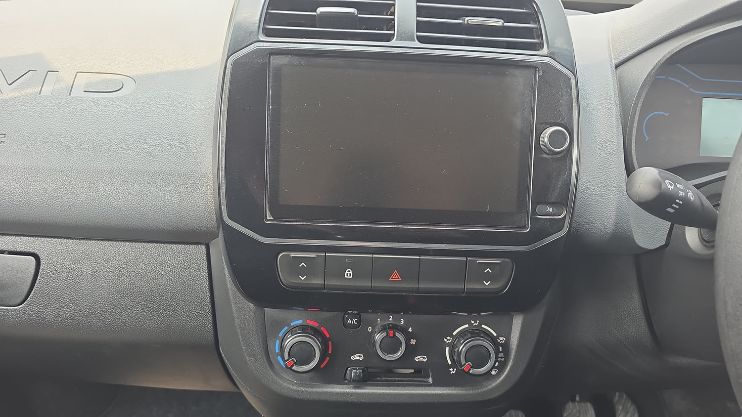 Used 2021 Renault Kwid RXT 1.0 Opt Petrol Manual interior MUSIC SYSTEM & AC CONTROL VIEW