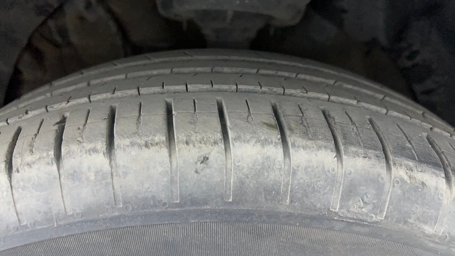Used 2021 Mahindra XUV 300 W6 1.2 Petrol Petrol Manual tyres LEFT FRONT TYRE TREAD VIEW