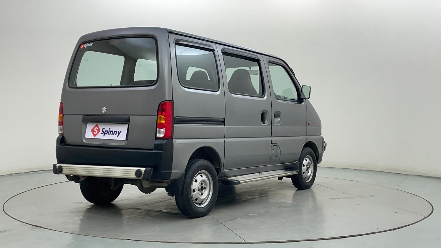 Used 2015 Maruti Suzuki Eeco 5 STR WITH A/C+HTR Petrol Manual exterior RIGHT REAR CORNER VIEW