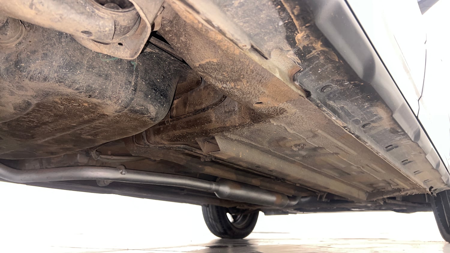 Used 2021 Renault Kiger RXT 1.0 Turbo MT Dual Tone Petrol Manual extra REAR RIGHT UNDERBODY VIEW