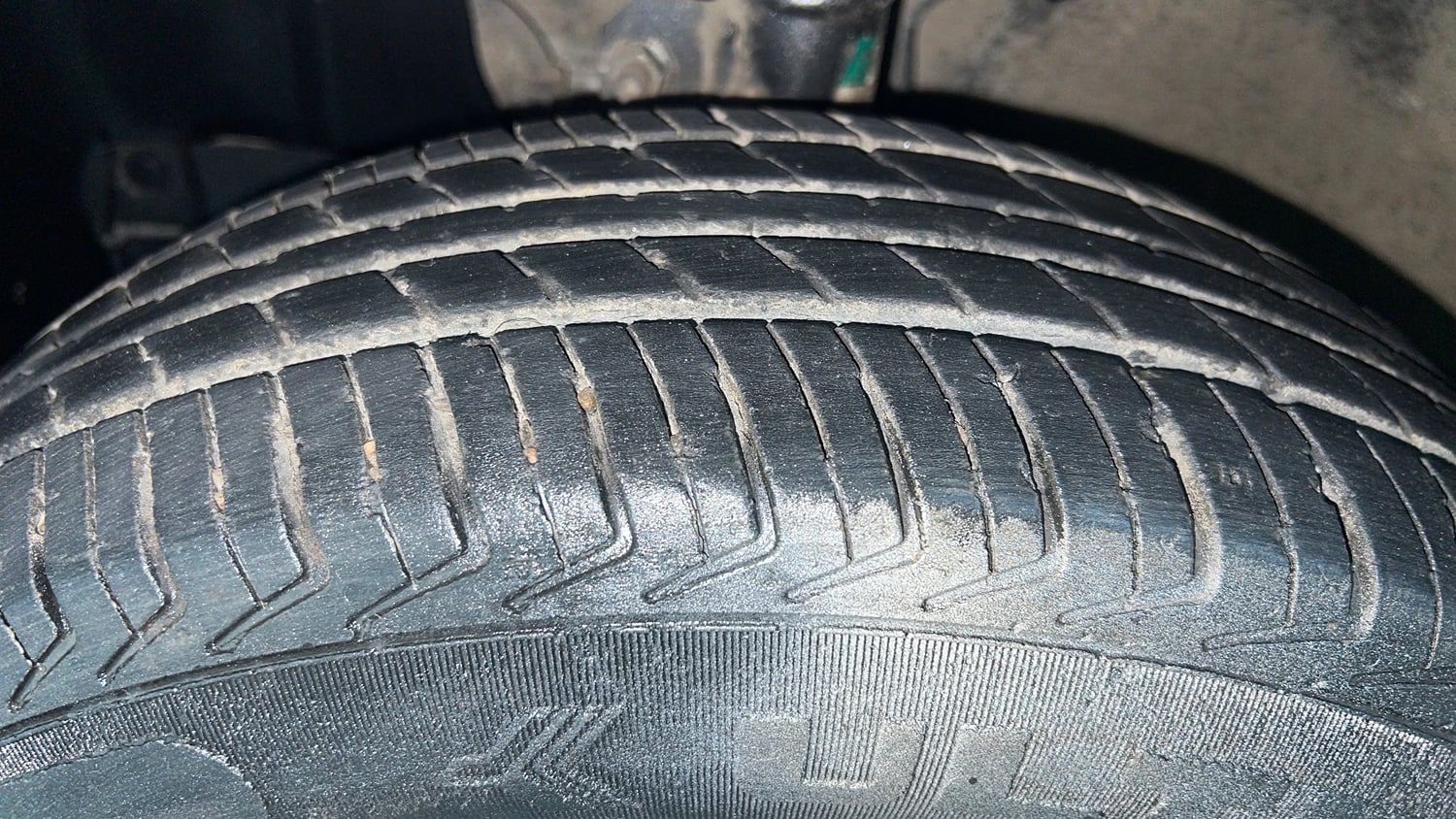 Used 2022 Maruti Suzuki Wagon R LXi (O) 1.0 CNG Cng Manual tyres LEFT FRONT TYRE TREAD VIEW