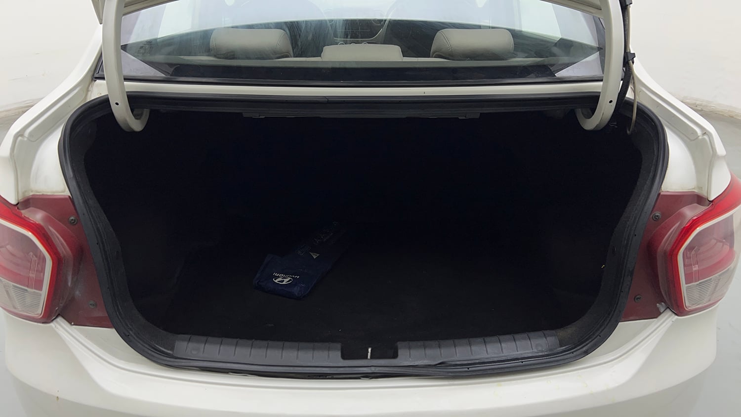 Used 2017 Hyundai Xcent Base ABS 1.2 Petrol Manual interior DICKY INSIDE VIEW