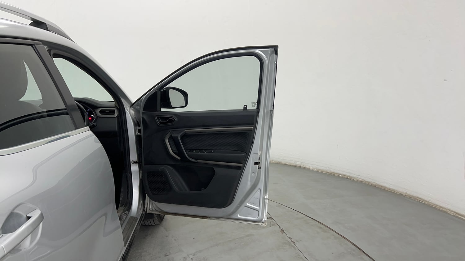 Used 2021 Renault Kiger RXZ MT Petrol Manual interior RIGHT FRONT DOOR OPEN VIEW
