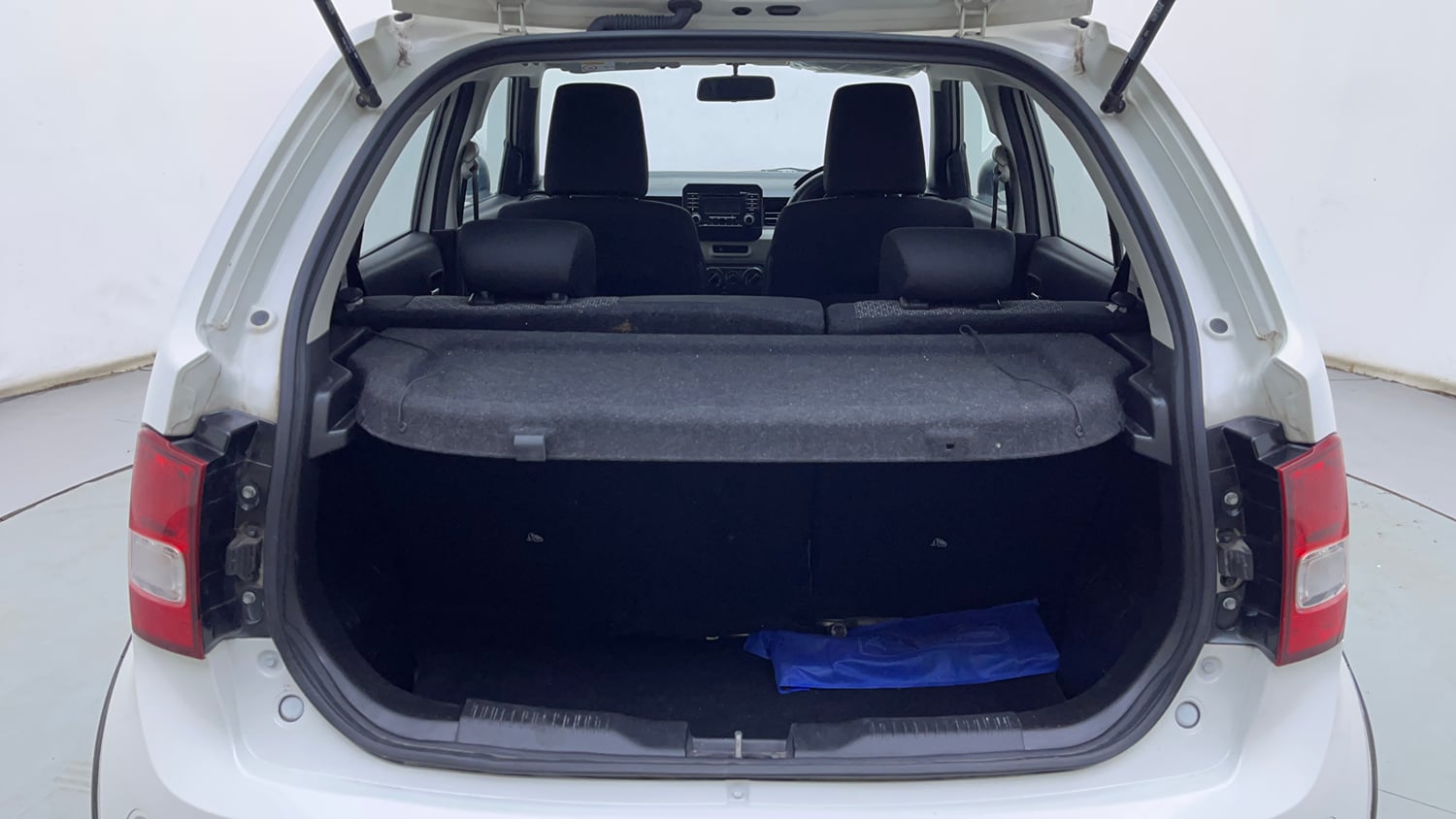 Used 2022 Maruti Suzuki Ignis Delta 1.2 AMT Petrol Automatic interior DICKY INSIDE VIEW