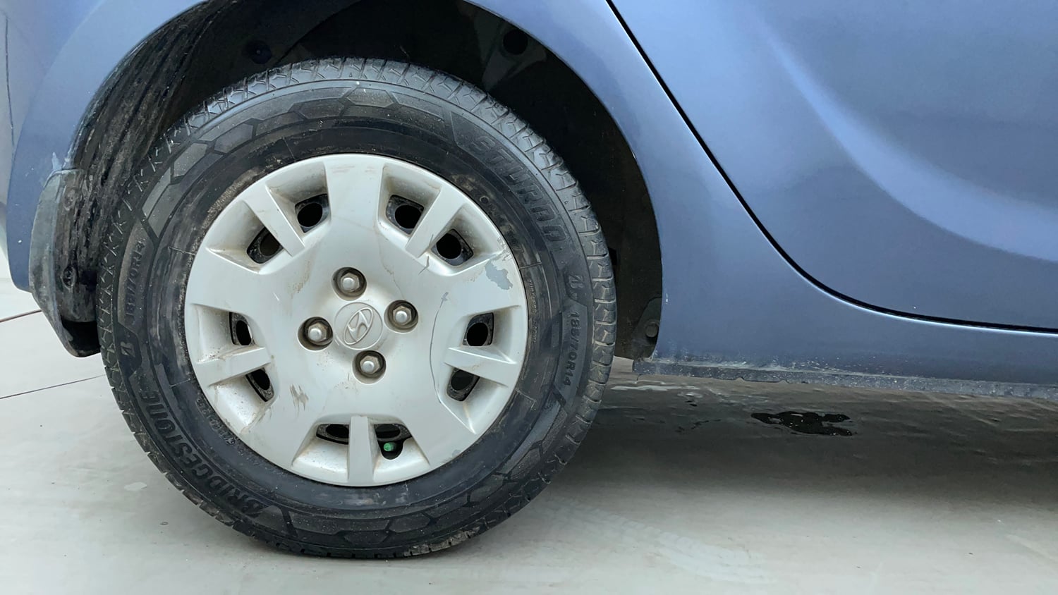 Used 2013 Hyundai i20 Magna (O) 1.2 Petrol Manual tyres RIGHT REAR TYRE RIM VIEW