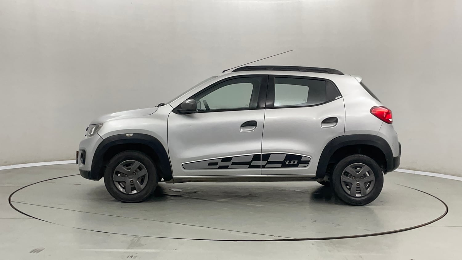 Used 2018 Renault Kwid 1.0 RXT AMT Opt Petrol Automatic exterior LEFT SIDE VIEW