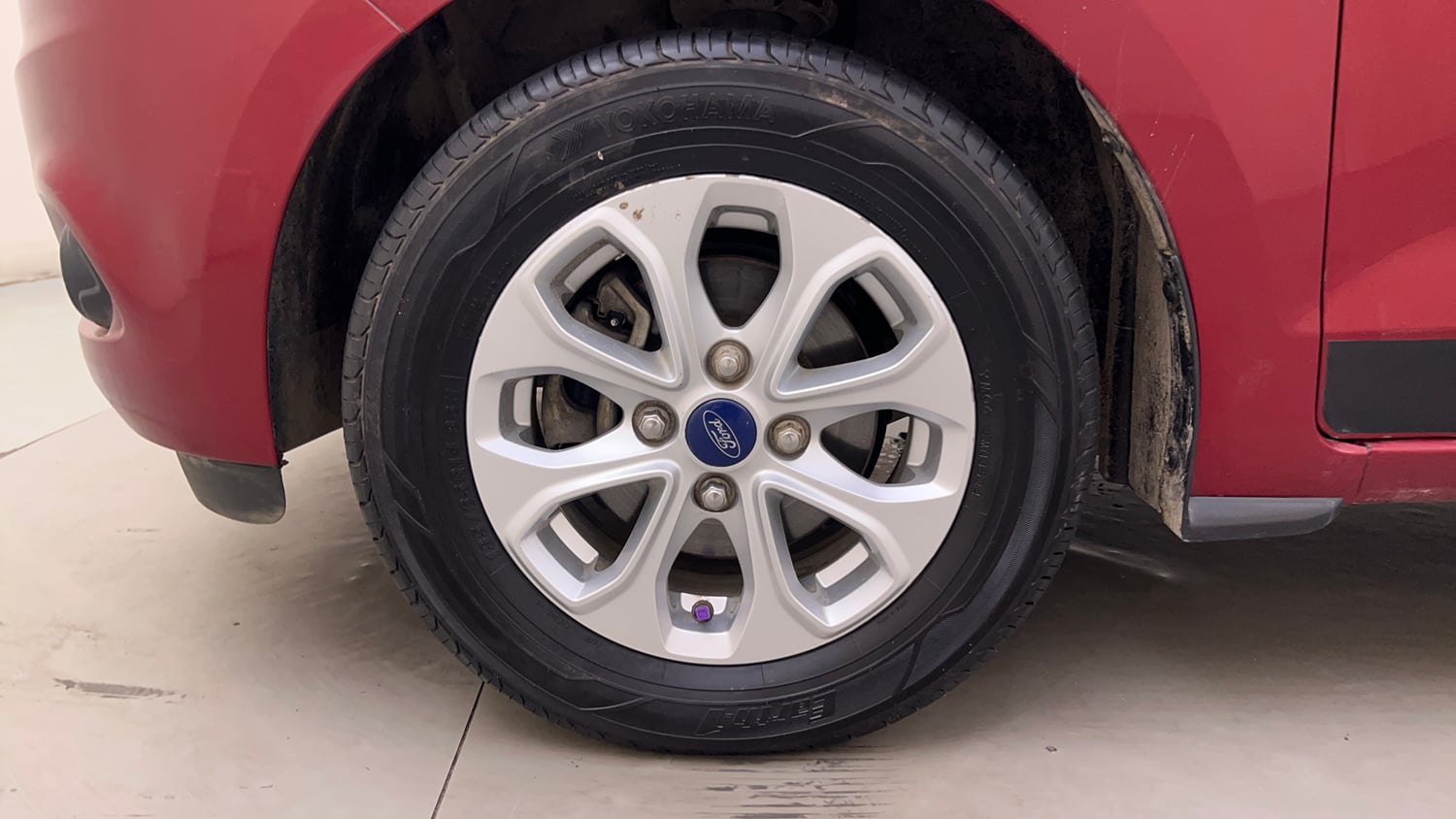 Used 2016 Ford Figo Aspire Titanium 1.2 Ti-VCT Petrol Manual tyres LEFT FRONT TYRE RIM VIEW