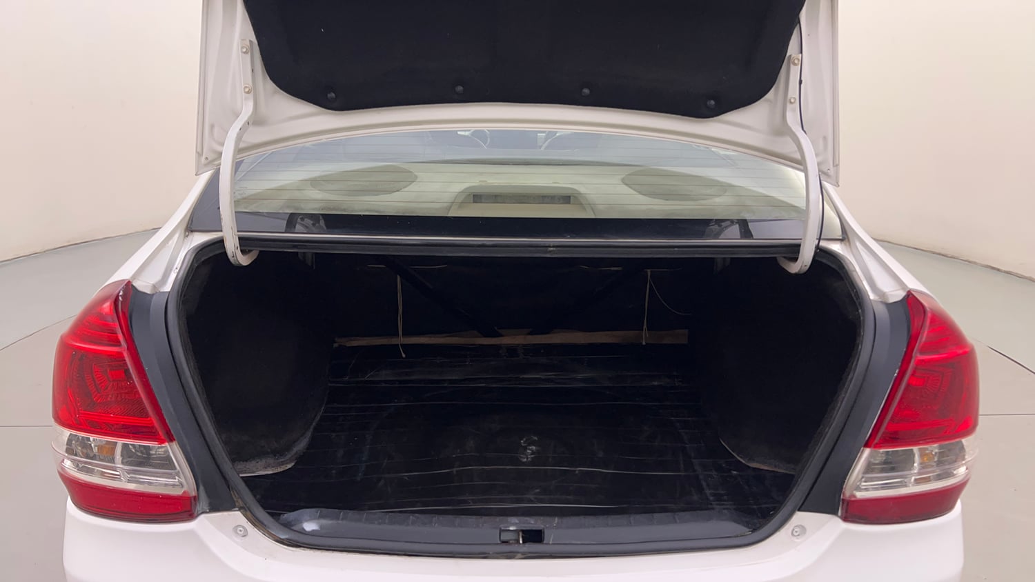 Used 2014 Toyota Etios G Petrol Manual interior DICKY INSIDE VIEW