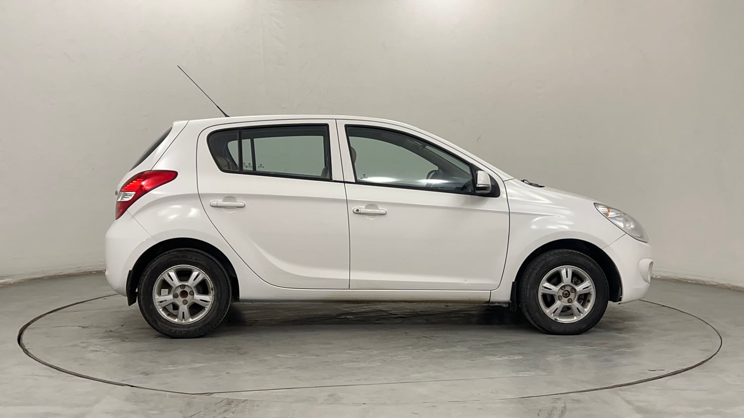 Used 2012 Hyundai i20 Sportz 1.2 BS-IV Petrol Manual exterior RIGHT SIDE VIEW