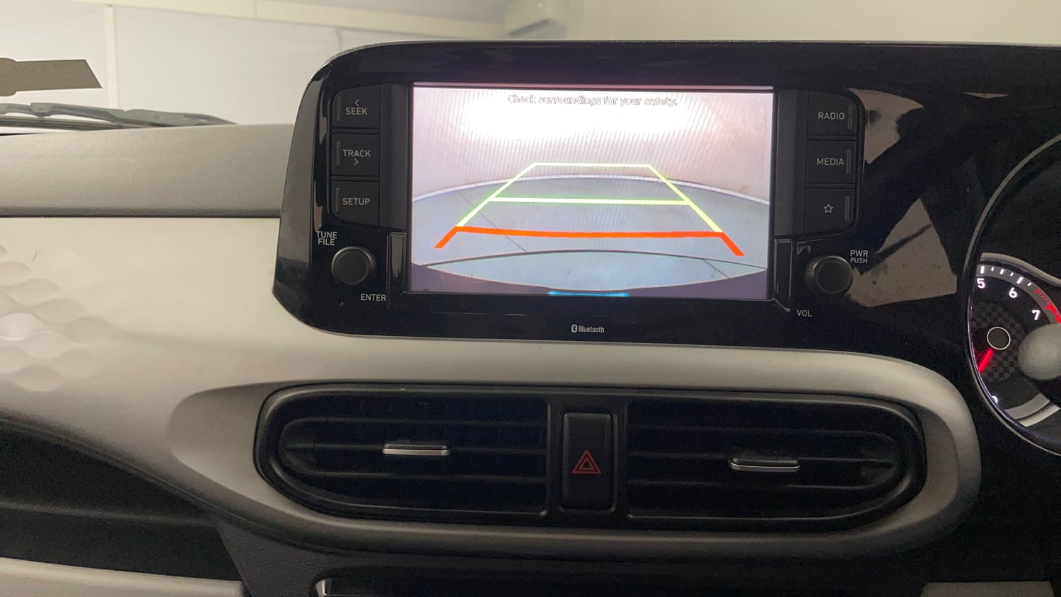 Used 2021 Hyundai Grand i10 Nios Sportz Petrol+cng(outside fitted) Cng Manual top_features Rear camera