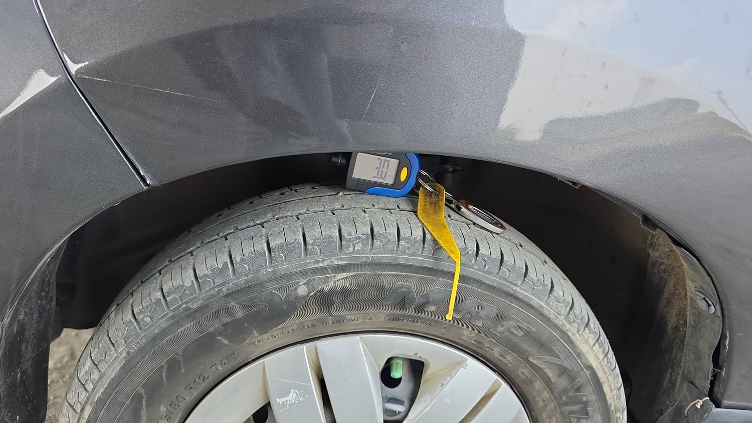 Used 2019 Maruti Suzuki Alto 800 LXi Petrol Manual tyres LEFT FRONT TYRE TREAD VIEW