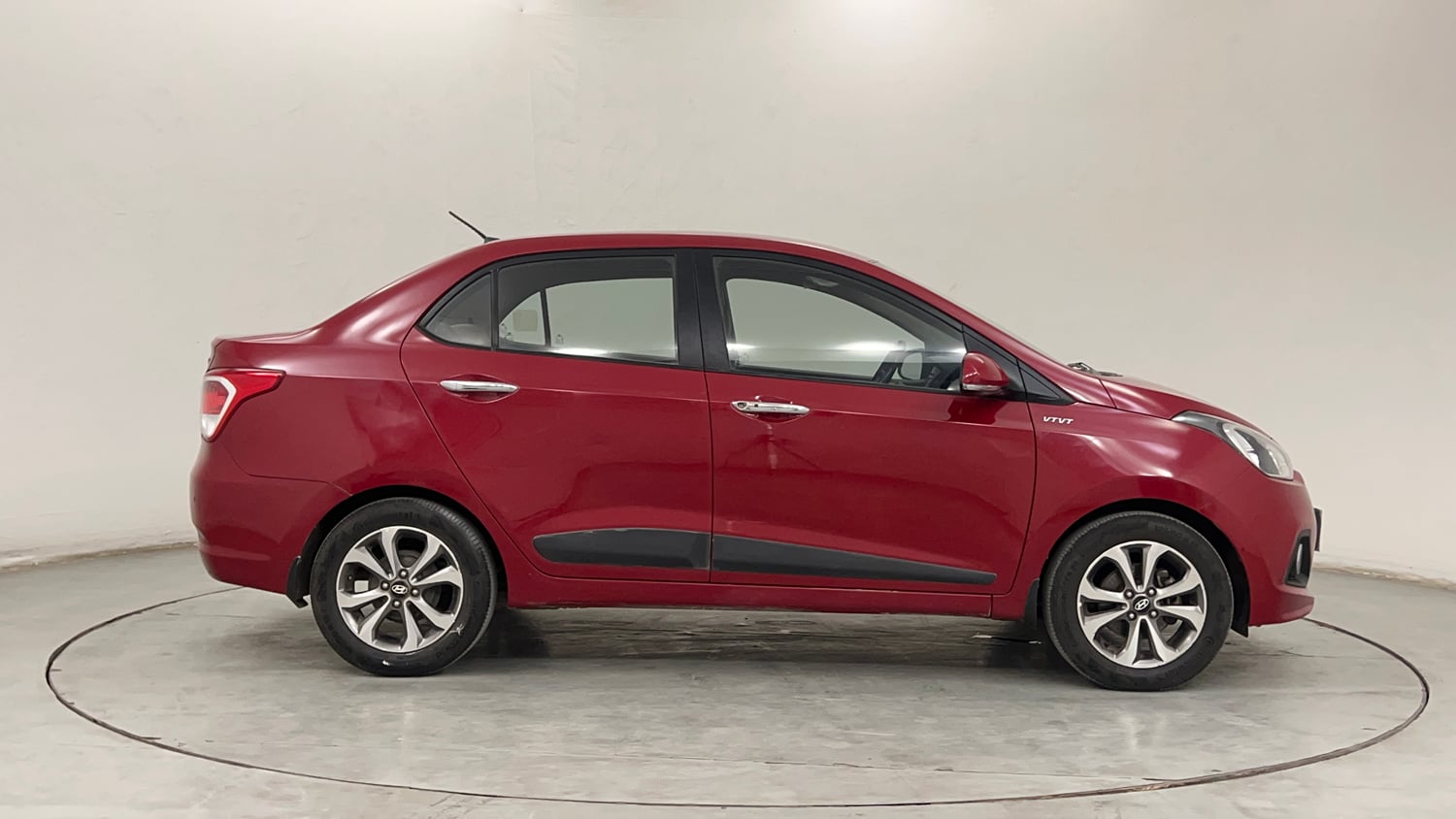 Used 2016 Hyundai Xcent SX 1.2 (O) Petrol Manual exterior RIGHT SIDE VIEW