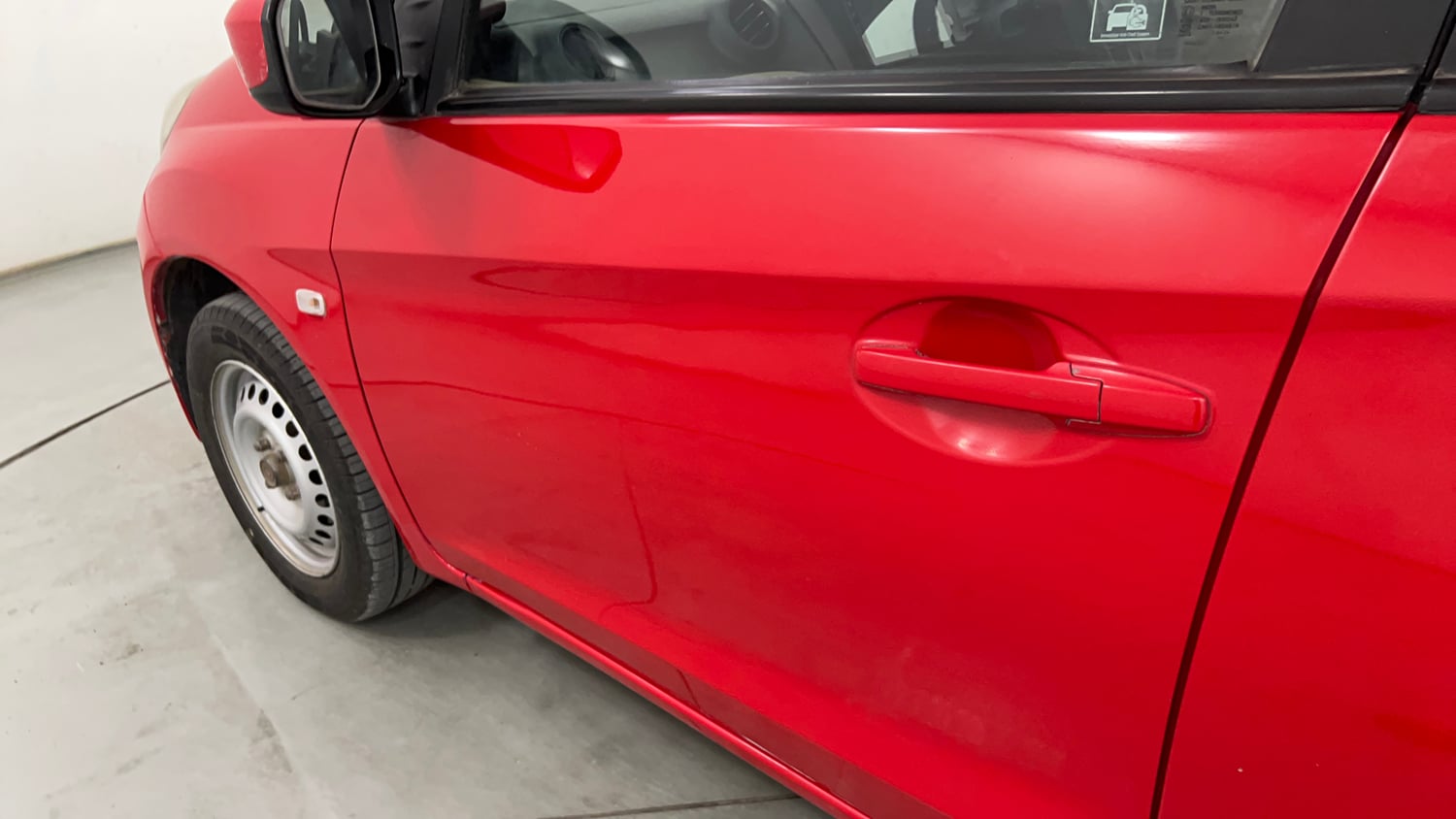 Used 2014 Honda Brio EX MT Petrol Manual dents MINOR SCRATCH