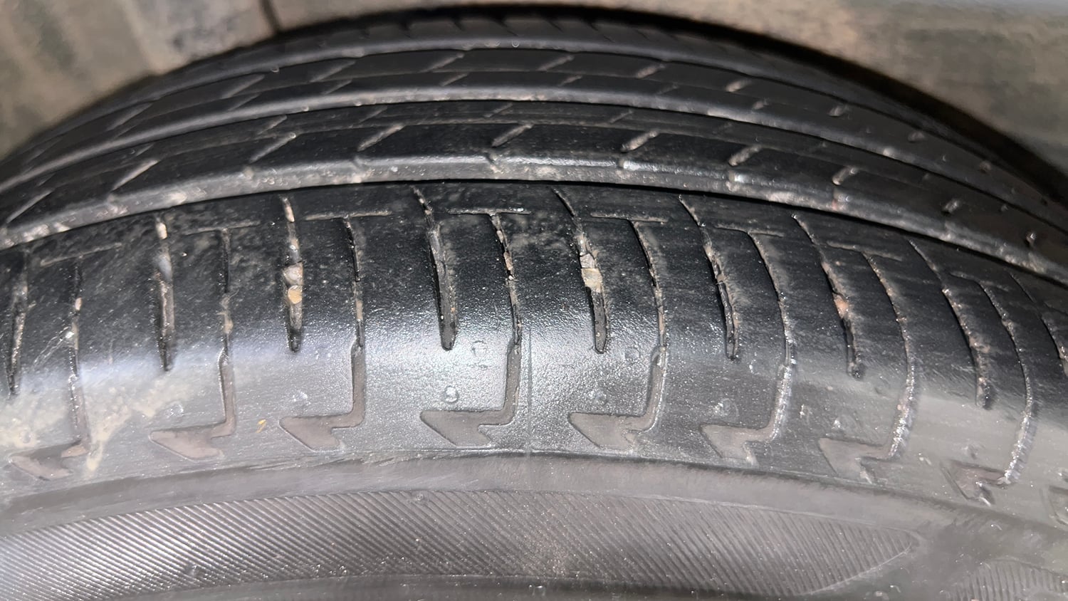 Used 2024 Maruti Suzuki Ignis Zeta 1.2 AMT Petrol Automatic tyres RIGHT REAR TYRE TREAD VIEW