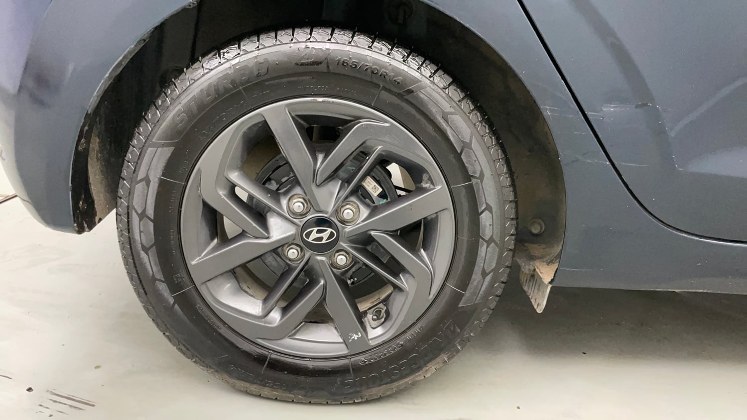 Used 2021 Hyundai Grand i10 Nios Sportz Petrol+cng(outside fitted) Cng Manual tyres RIGHT REAR TYRE RIM VIEW
