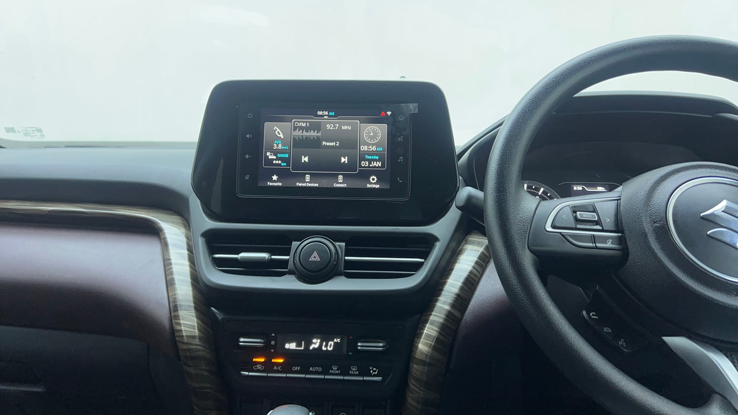 Used 2023 Maruti Suzuki Grand Vitara Delta Smart Hybrid AT Petrol Automatic top_features Integrated (in-dash) music system