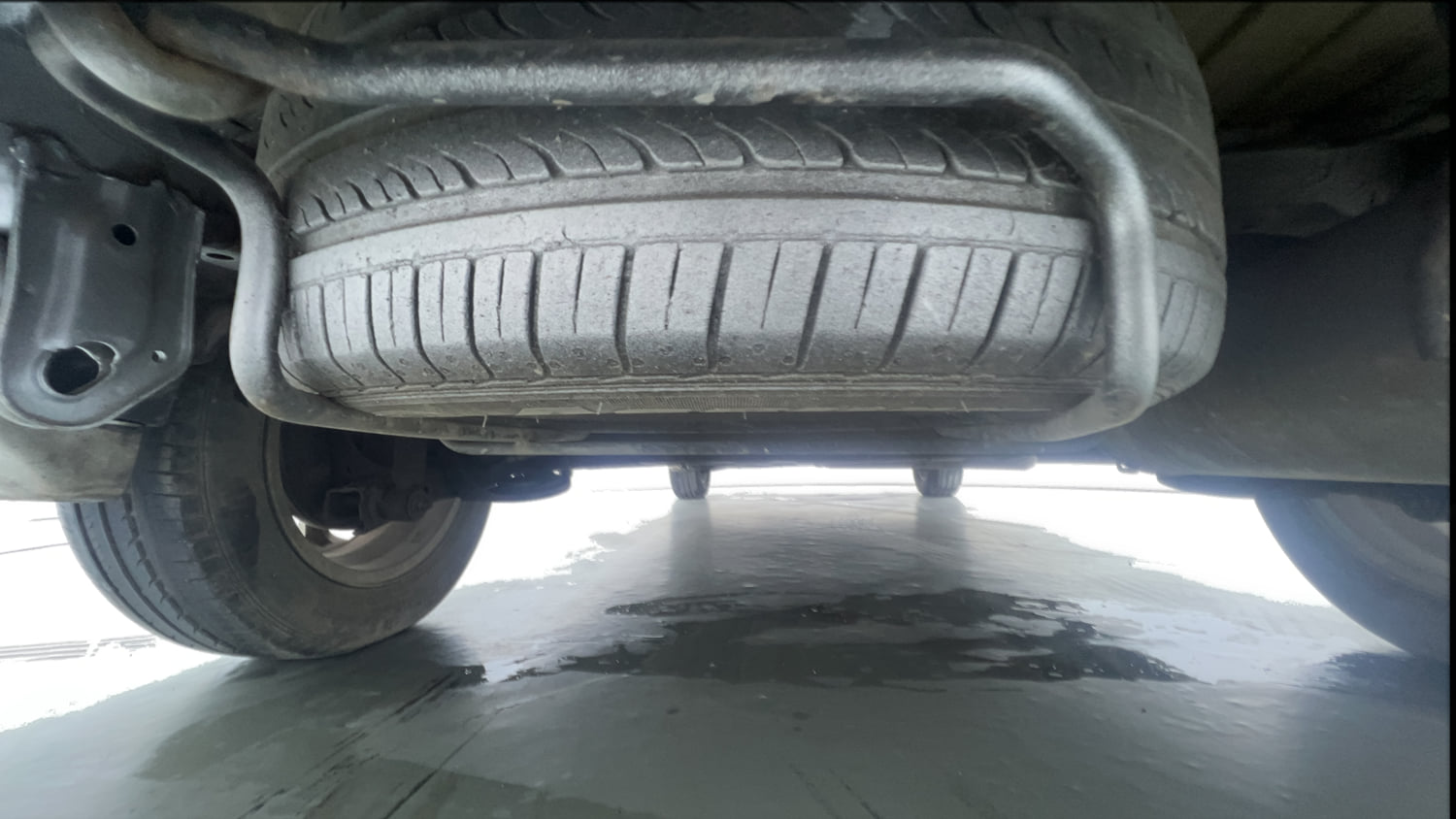 Used 2015 Maruti Suzuki Ertiga ZXi Petrol Manual tyres SPARE TYRE VIEW