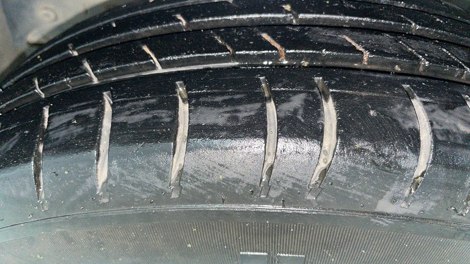 Used 2018 Renault Kwid 1.0 RXT Petrol Manual tyres LEFT FRONT TYRE TREAD VIEW