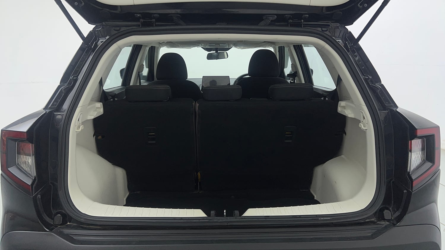 Used 2024 Mahindra XUV 3XO AX5 1.2 Petrol Petrol Manual interior DICKY INSIDE VIEW