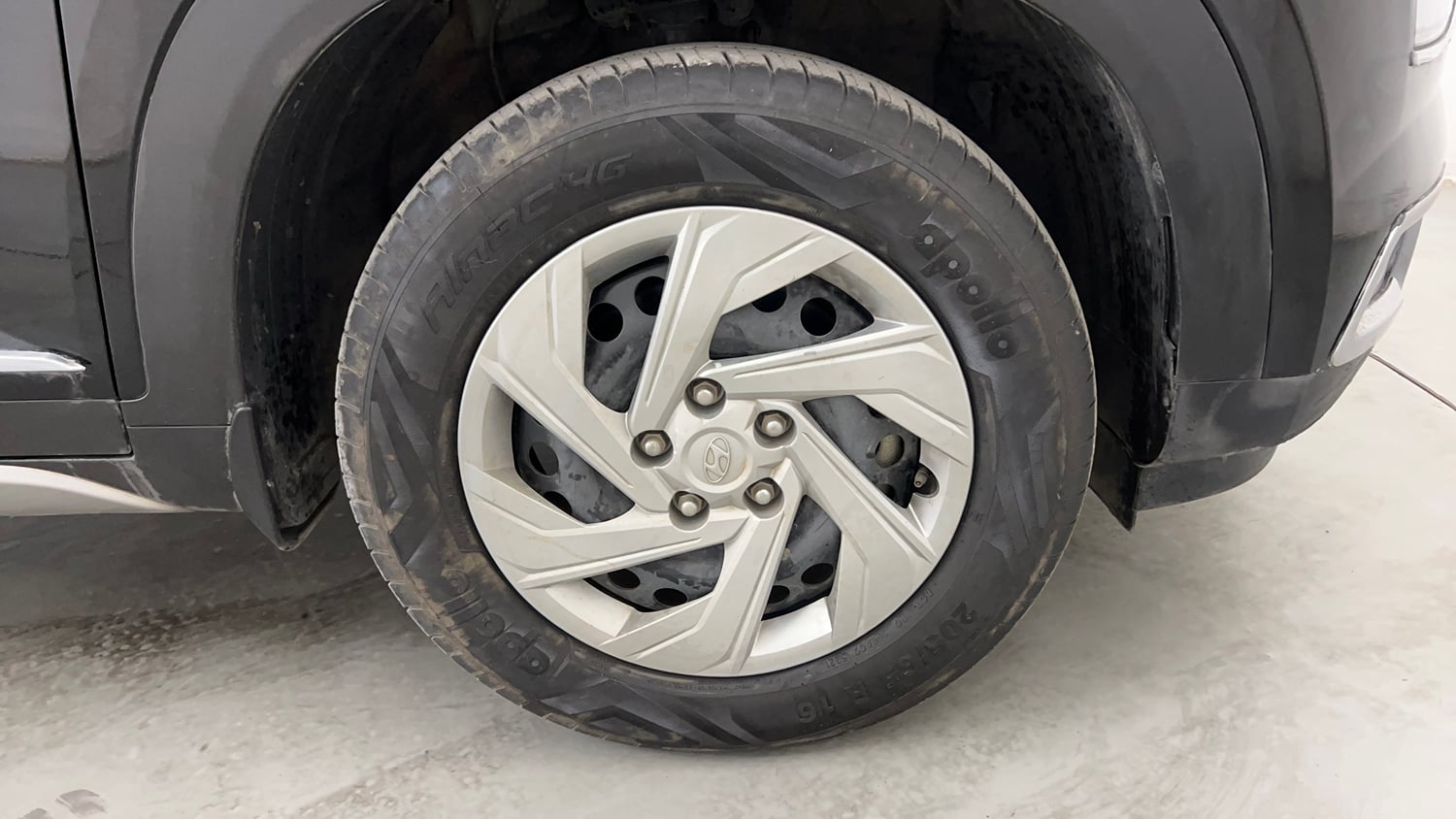 Used 2022 Hyundai Creta EX 1.5 Petrol Petrol Manual tyres RIGHT FRONT TYRE RIM VIEW