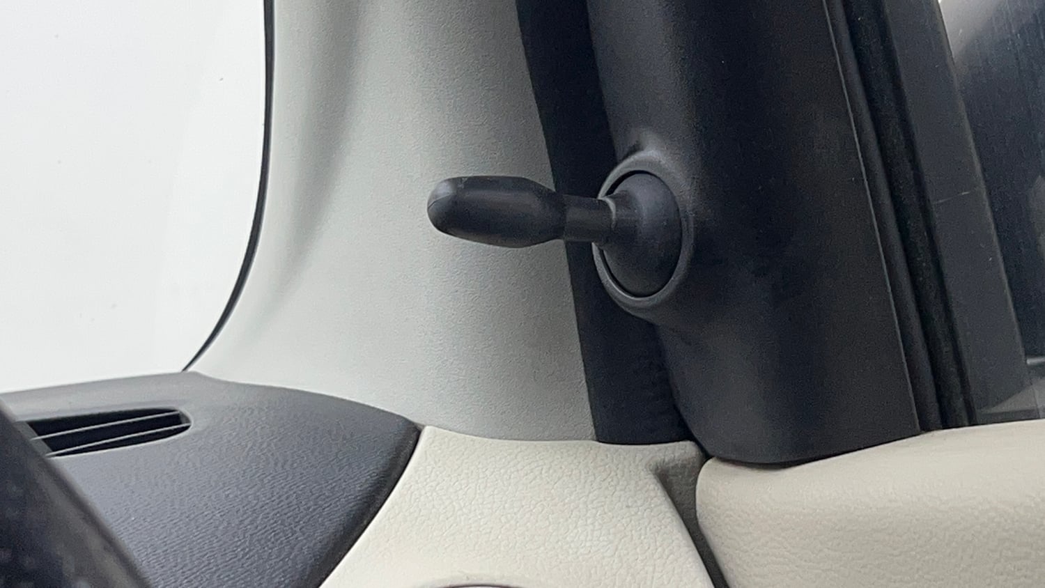 Used 2017 Maruti Suzuki Celerio VXi Petrol Manual top_features Adjustable ORVM