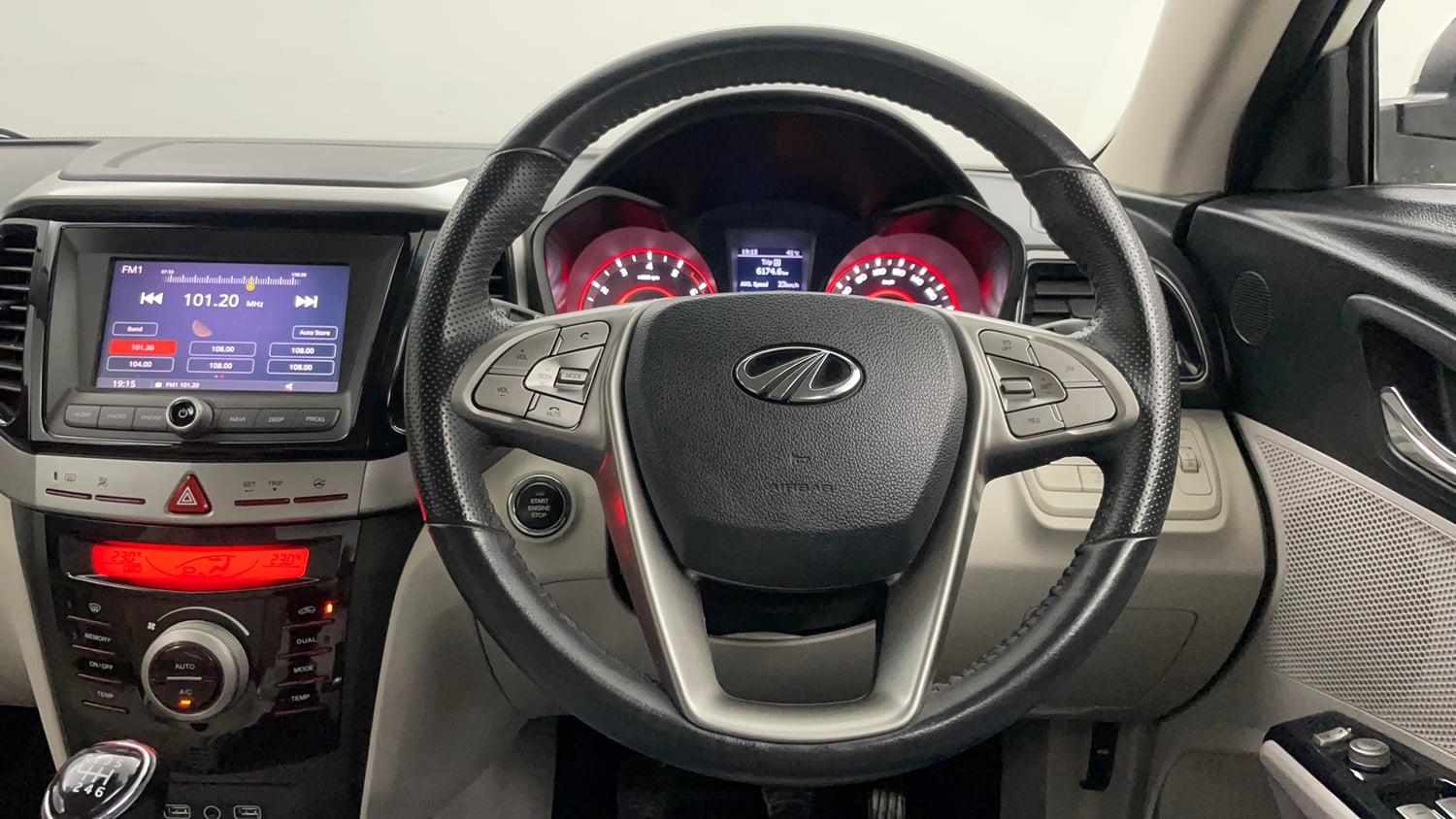 Used 2021 Mahindra XUV 300 W8 1.2 Petrol Petrol Manual interior STEERING VIEW