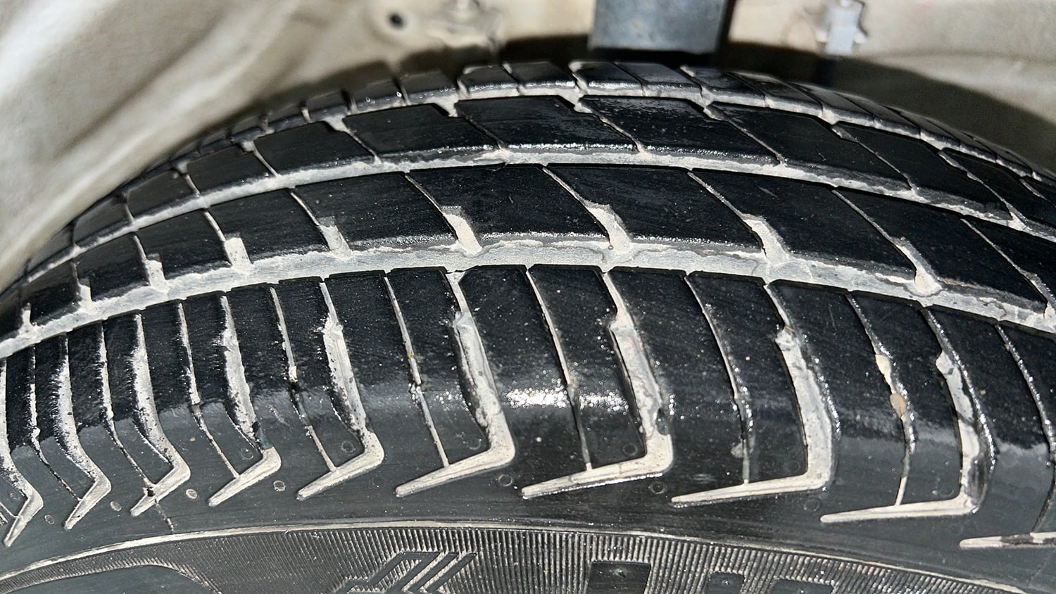 Used 2025 Maruti Suzuki Alto K10 VXi (O) AGS Petrol Automatic tyres RIGHT FRONT TYRE TREAD VIEW