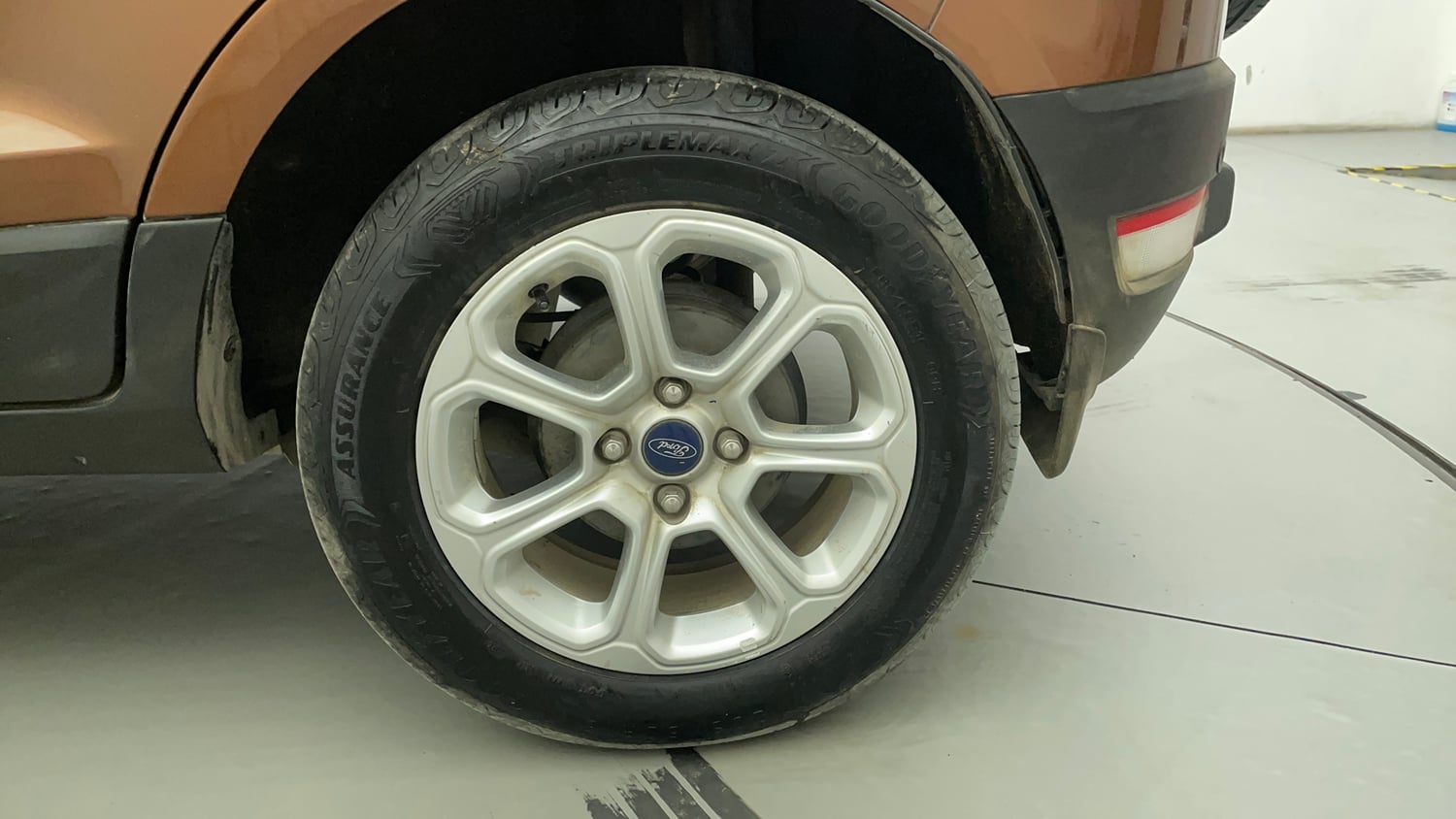 Used 2019 Ford EcoSport Titanium + 1.5L TDCi Diesel Manual tyres LEFT REAR TYRE RIM VIEW
